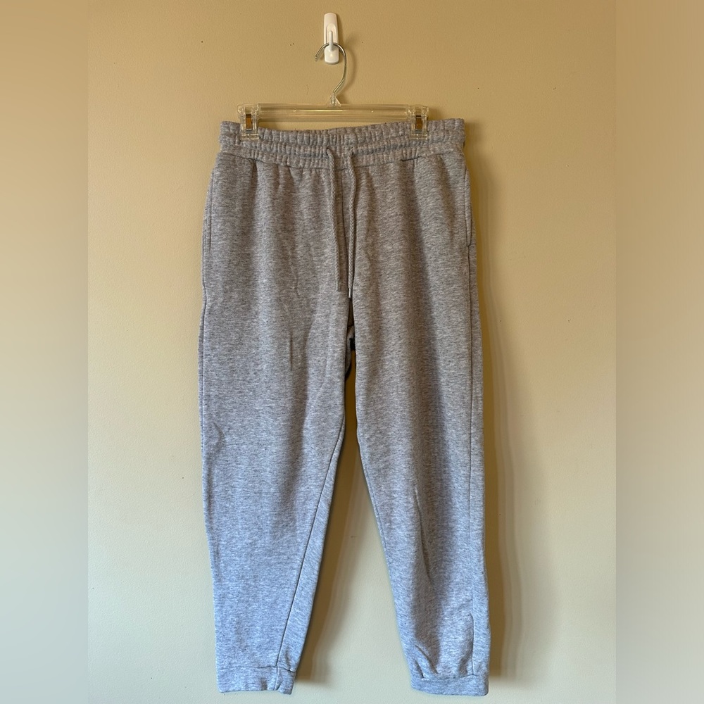 Grey sweatpants/joggers